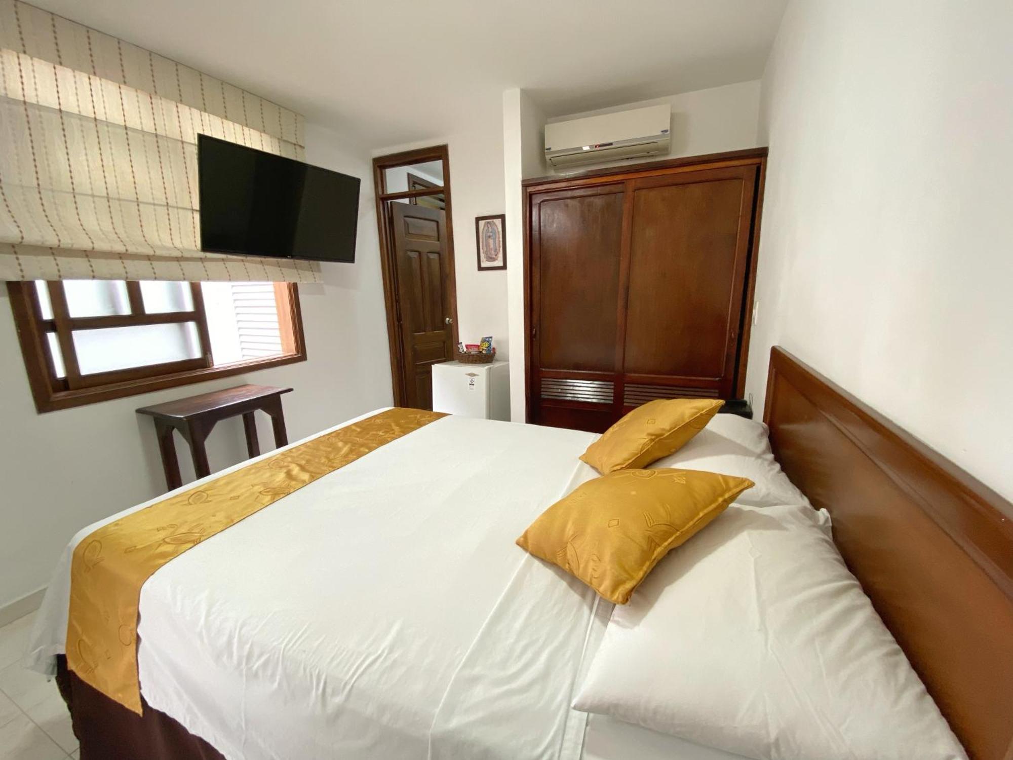 Hotel San Julian Buga Exteriör bild